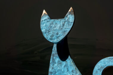 Bronze Oval Face Cat